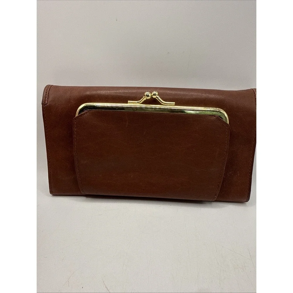 Buxton Vintage Top Grain Cowhide Credit Card Wallet With Embossed Emblem
